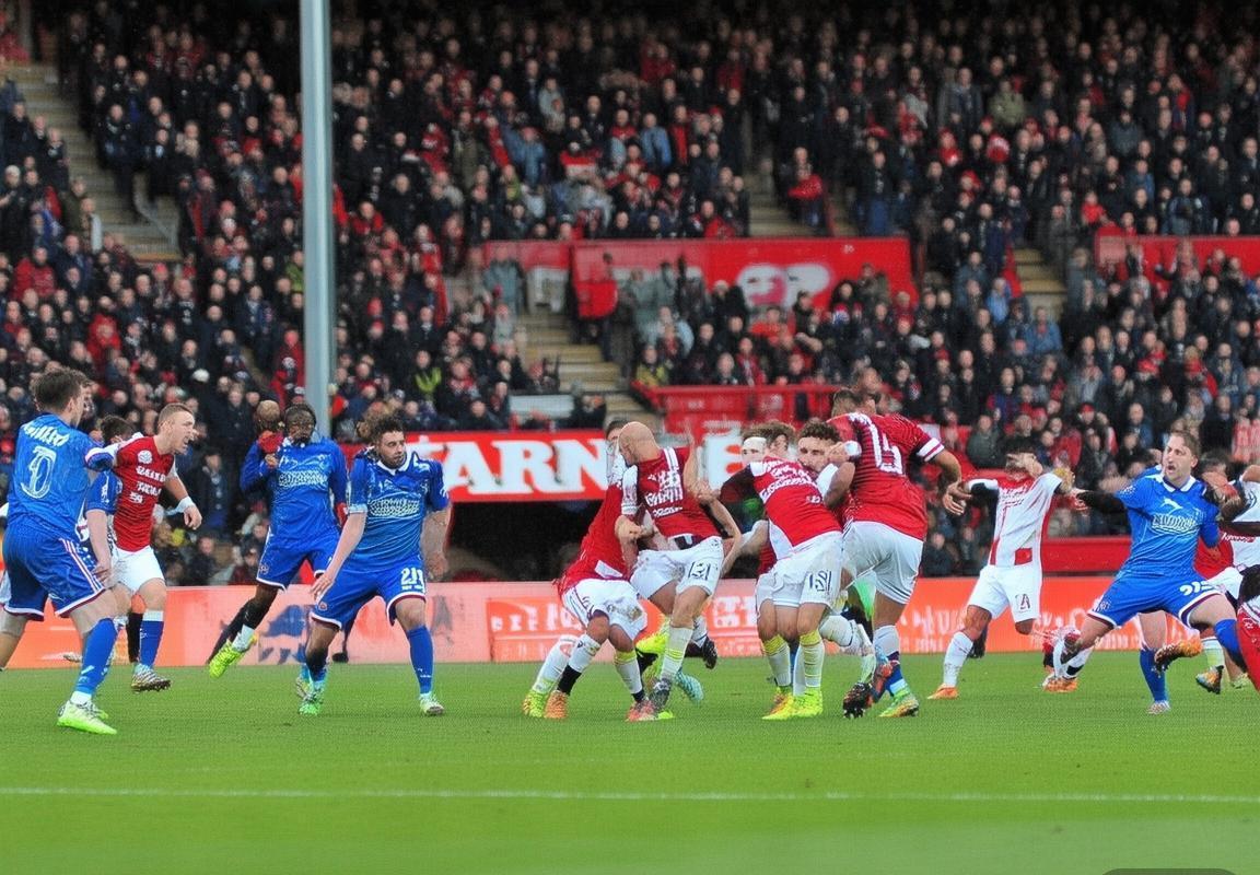 伯恩利vs曼联：经典对决，主场荣耀与防守艺术齐飞